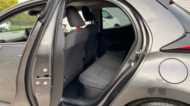 Toyota Yaris 1.5 Hybrid Design 5dr CVT Hybrid Hatchback